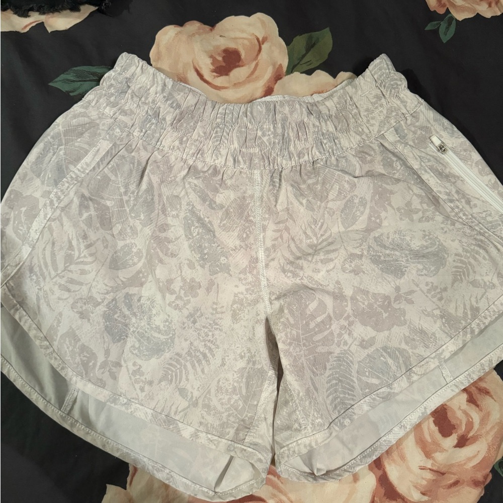 boutique brand athletic shorts size M